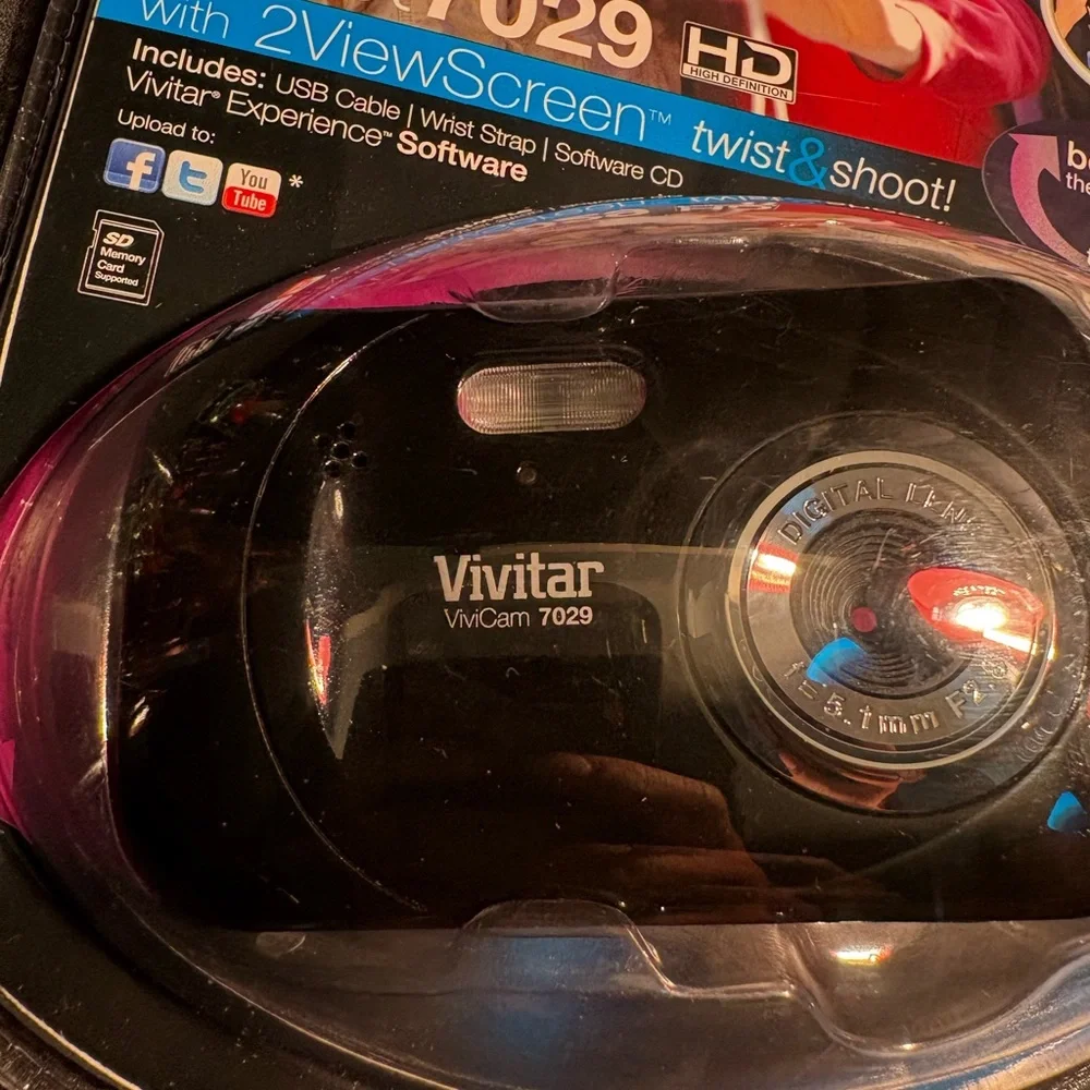 Vivitar iTwist 7029 HD Digital Camera - Black